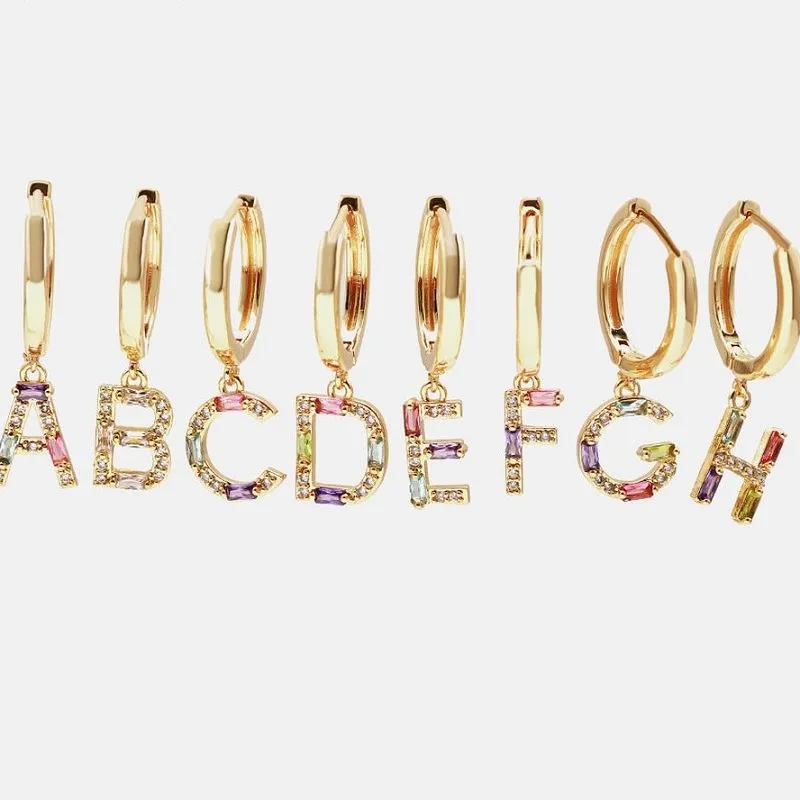 26 tähestiku esialgne kõrvarõngas