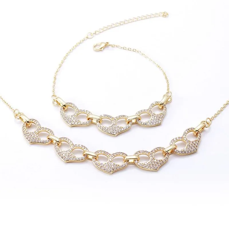 Kaelakee Käevõru Südame ehete komplekt