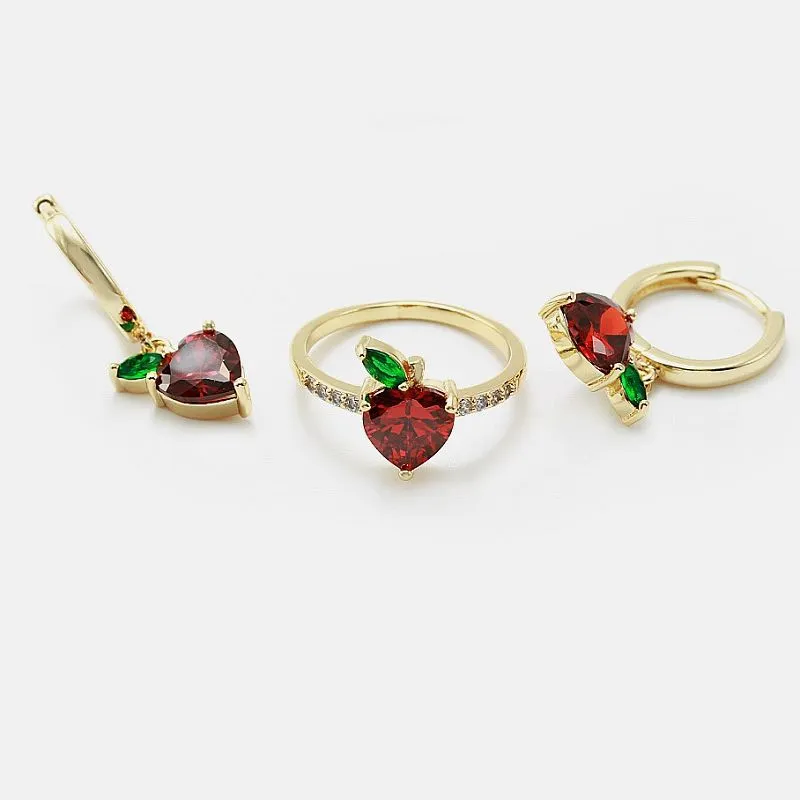 Punase Cz südame ehete komplekt