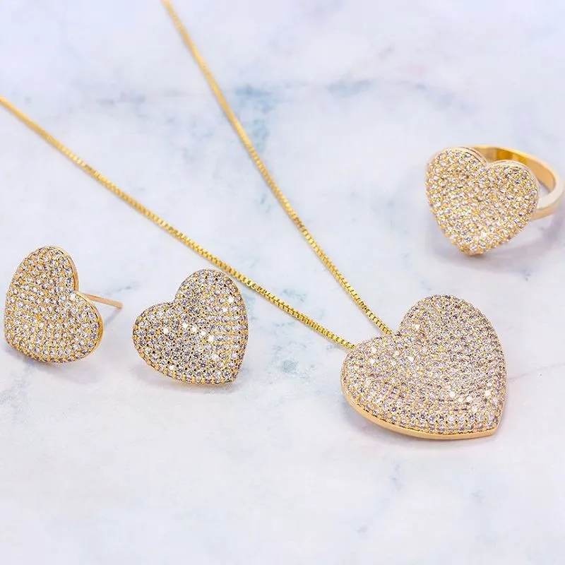 Naistele meeldiva südamega ehtekomplekt