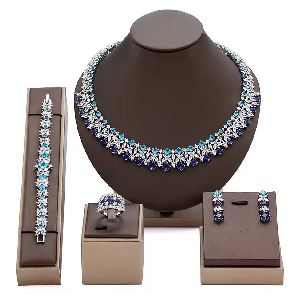 Moodsad ehete komplektid