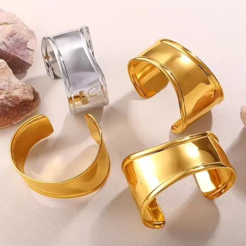 Retro-stiilis roostevabast terasest käevõrud